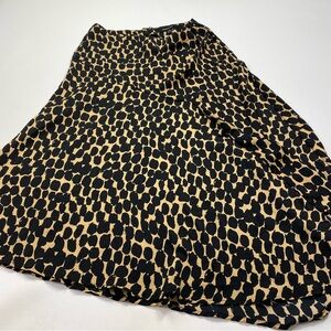 NEW WHO What Wear Black/Gold Silky Asymmetrical Skirt Size 10